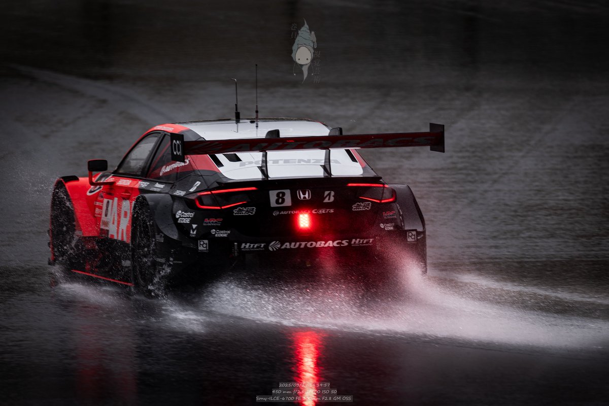 火花　♻️
or
水飛沫　🩷

どちらが好きですか？
#SUPERGT