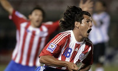 Insfranglz's tweet photo. 9 de Septiembre de 2009, 
𝑷𝒂𝒓𝒂𝒈𝒖𝒂𝒚 vencía 1-0 a Argentina y clasificaba al Mundial de Sudáfrica 

15 años y 360 días después, podemos volver a vivir este momento único además nuevamente en el mítico 𝑫𝒆𝒇𝒆𝒏𝒔𝒐𝒓𝒆𝒔 ��𝒆𝒍 𝑪𝒉𝒂𝒄𝒐 😮‍💨🇵🇾. https://t.co/z2TIHOzjQQ
