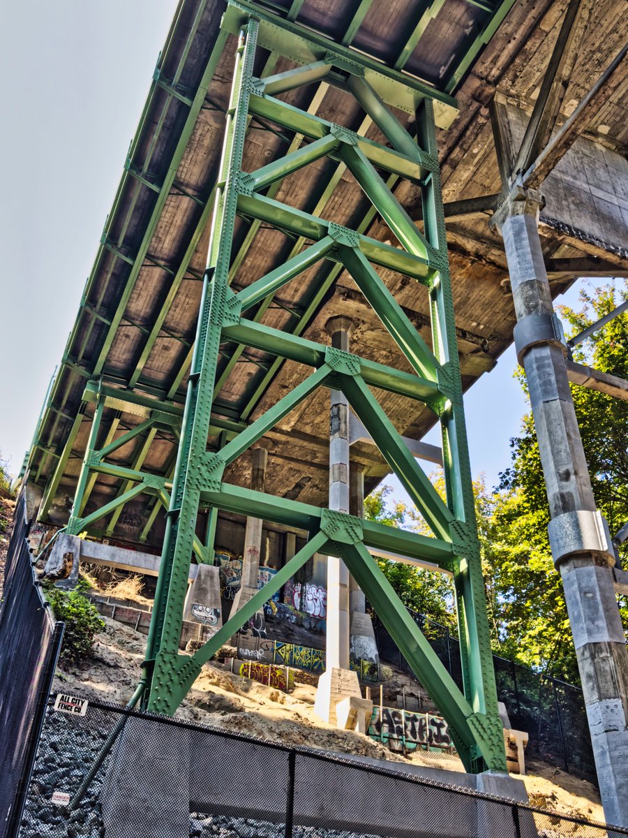 Admiral Way bridges nearing seismic retrofit completion; All traffic now open
westsideseattle.com/robinson-paper…