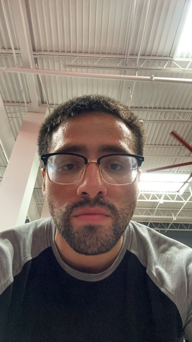 Alexzalez tweet media