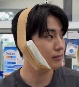 Parkian  crumbs 🥲

#eaJ #eaJPark #parkian