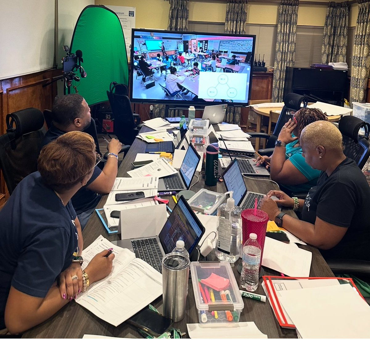 Varnett school leaders in the work in preparing to support our Amazing Teachers! <a href="/VarnettSWEagles/">VarnettSWEagles</a> <a href="/TheVarnett/">The Varnett Public Schools</a> <a href="/ReneeRainey11/">RaineyRain</a> <a href="/walker_sha16074/">Shanda Walker</a>