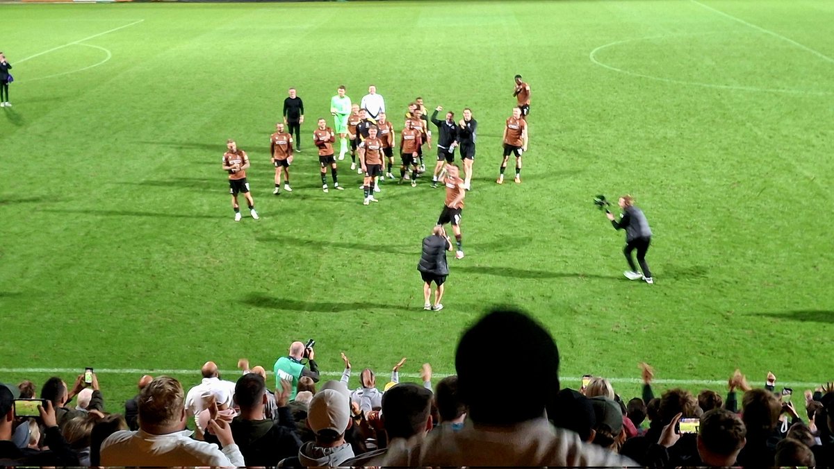 CITY 2 - 1 Grimsby Town
EFL Trophy
Att 4,771

The story of the night. Back on the VP turf in the 65th minute, after 244 days.  

A Cook (76, 90+5).

The next chapter has been opened for our brilliant number 9. #bcafc