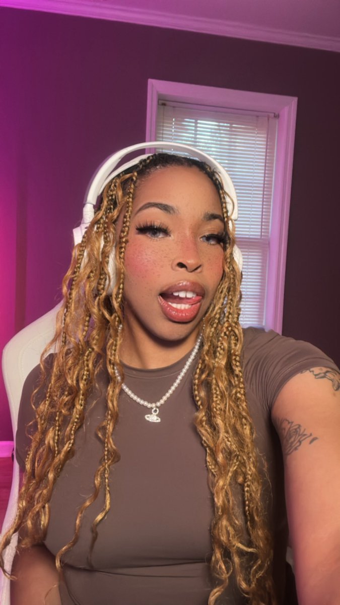 CakeyBabyx's tweet image. ✨ I’m LIVE for Subtember ✨
Subs are on sale &amp;amp; we’re celebrating w/ cozy chaos + chatting 💕 come hang out w/ me &amp;amp; the mochi fam! #subtember #CozyVibes #cozygaming 

🔴 : twitch.tv/cakeybabyx