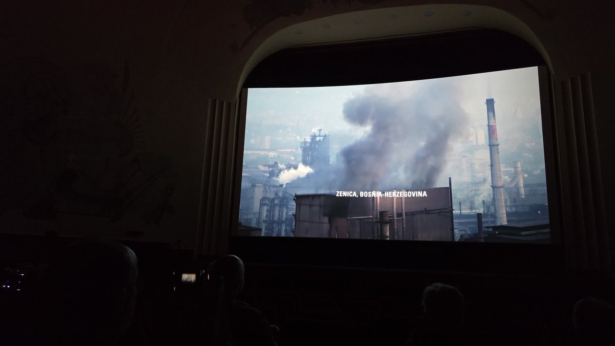 bosnolog's tweet image. 6. dan: kruna je bila u promociji Anti-City Guidea, izložbi Delirious Destruction, autora M. Pikulića i M. Hermansa, na mjestu bivšeg rudnika ON1 u Heerlenu, koju je otvorio ambasador 🇧🇦 u 🇳🇱 Almir Šahović, te projekciji "Neba iznad Zenice" (HBO) u Royal Theateru. 🔻