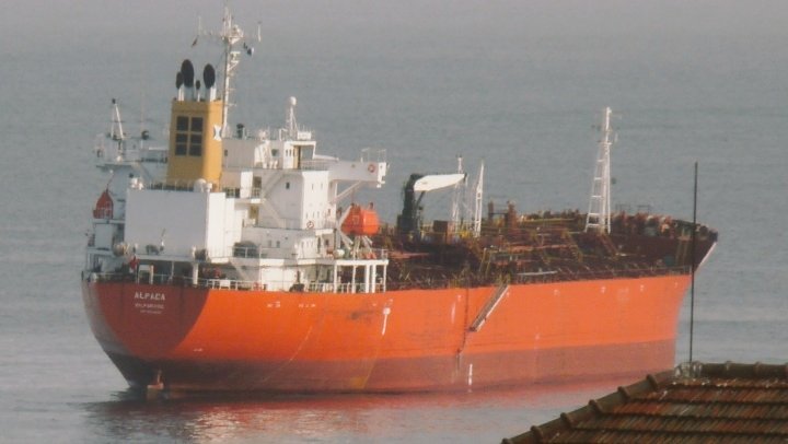 <a href="/CarlosTeran/">Carlos Terán</a> <a href="/vinadenuncia/">ViñaDenuncia</a> <a href="/EricaBravoB/">Erica Bravo</a> <a href="/55_david/">Charlie Doble Alfa</a> <a href="/gcodinad/">Gonzalo Codina 🇨🇱</a> weatherlink.com/embeddablePage… vista desde @CapuertoValp hacia el buque de carga <a href="/Karla/">Karla / Otak</a> @Bulker 🇸🇬(SG) y el portacontenedores @Ever <a href="/Lawful/">Zack Levine</a> 🇸🇬(SG) al zarpe del @Itajai @Express 🇲🇭(MH) pasando junto al petrolero @Alpaca 🇨🇱(CL) fondeado a la gira frente a @Recreo en #Viña_del_Mar