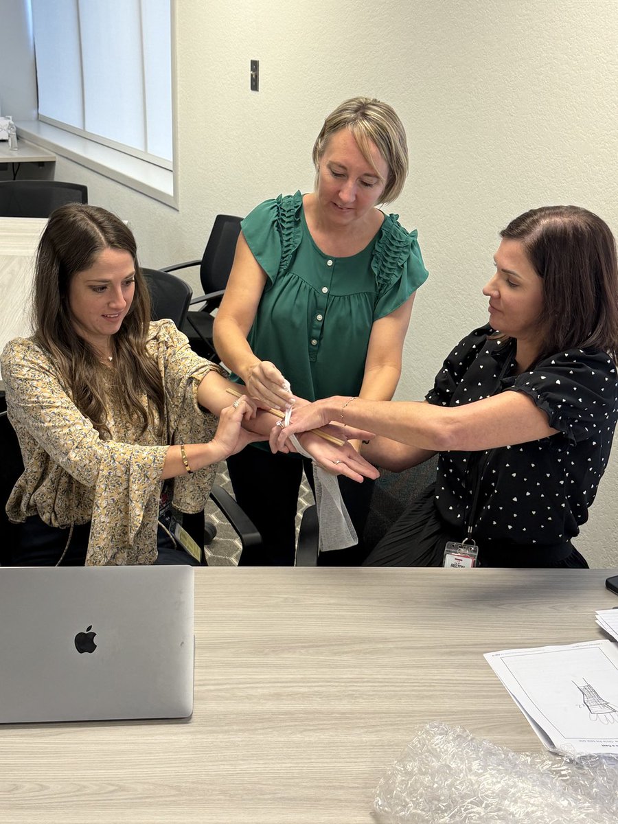 We had some fun with elementary principals today. We took a little dip into Project Lead the Way. ⁦<a href="/BeltonISD/">BeltonISD</a>⁩