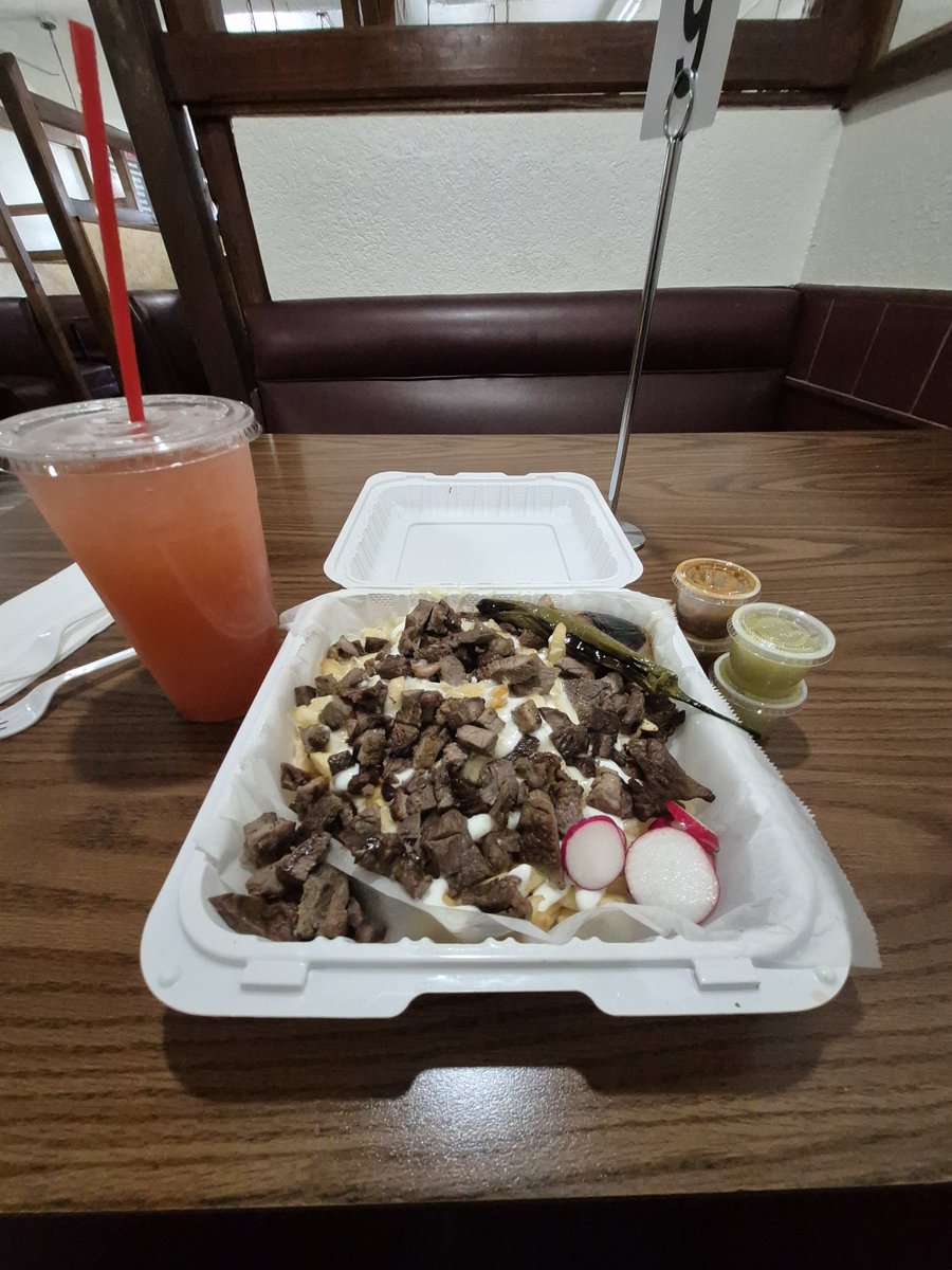 Got a strawberry lime fresca to go with my food, and I didn't know there was alcohol in it. It's actually pretty damn good, ngl.