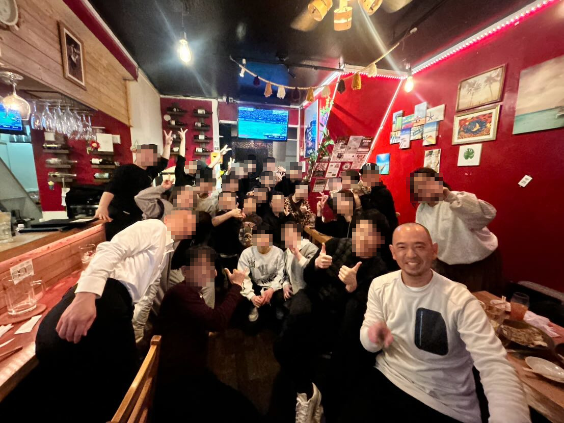 forexlooker's tweet image. #assassinfx #cryptograph 
#収納代行 #ALEX #海部武史 
#FX詐欺ブローカーを掛け持ち
#半年前の高槻で記念撮影
#この店のオーナーは納正敏の友達に法人譲渡