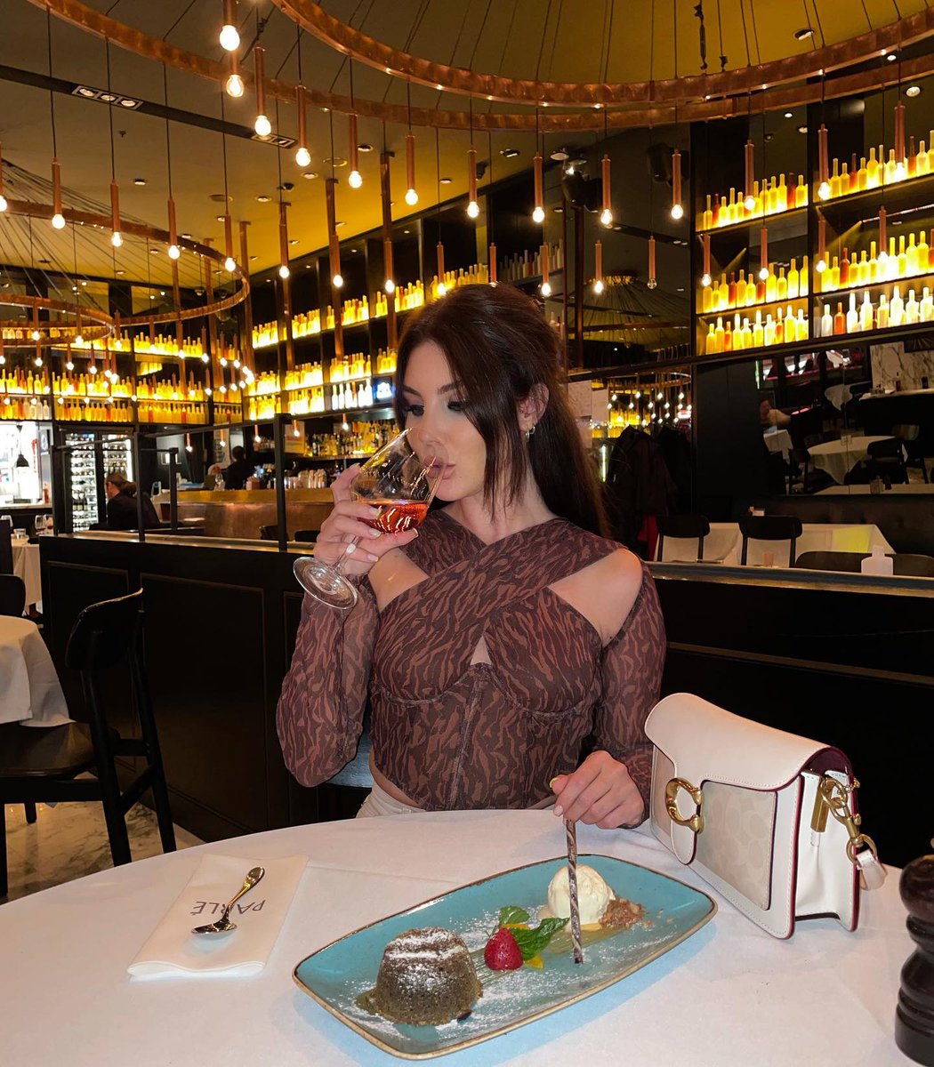 DeceiveDecipher's tweet image. Just a girl with goals and a whole lotta ambition 💪 

#SmartAndStrong #GoalGetter #AmbitiousWomen