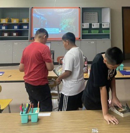 ellgcs's tweet image. Differentiated tasks in Ms. Carrasco’s class at @PGSA_HP #BacktoGCS