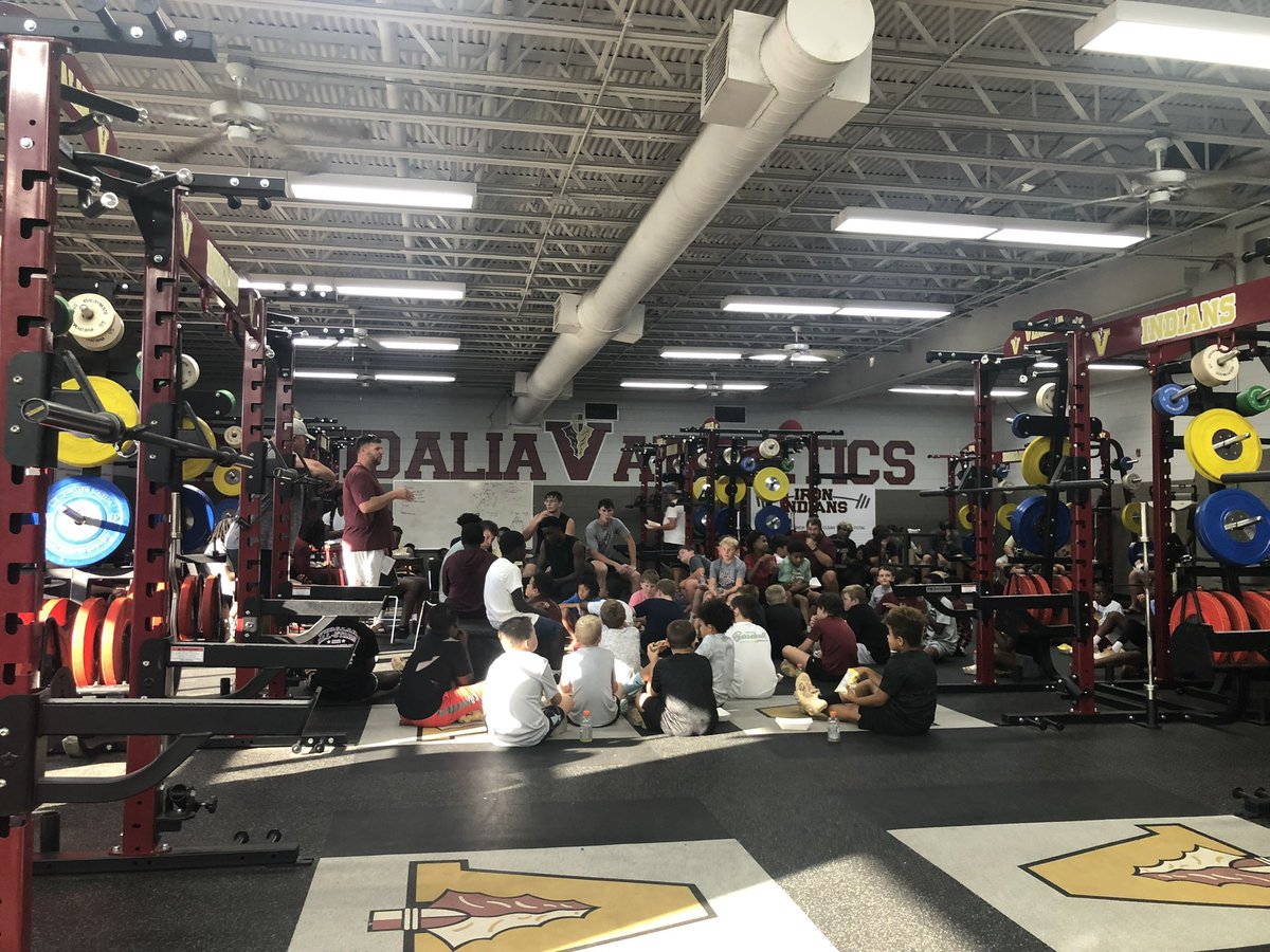 Nothing like Fellowship and football to bring a family together! Future is looking bright! VHS Football Team and Vidalia 10u Football Team! #RepTheV #VonTop