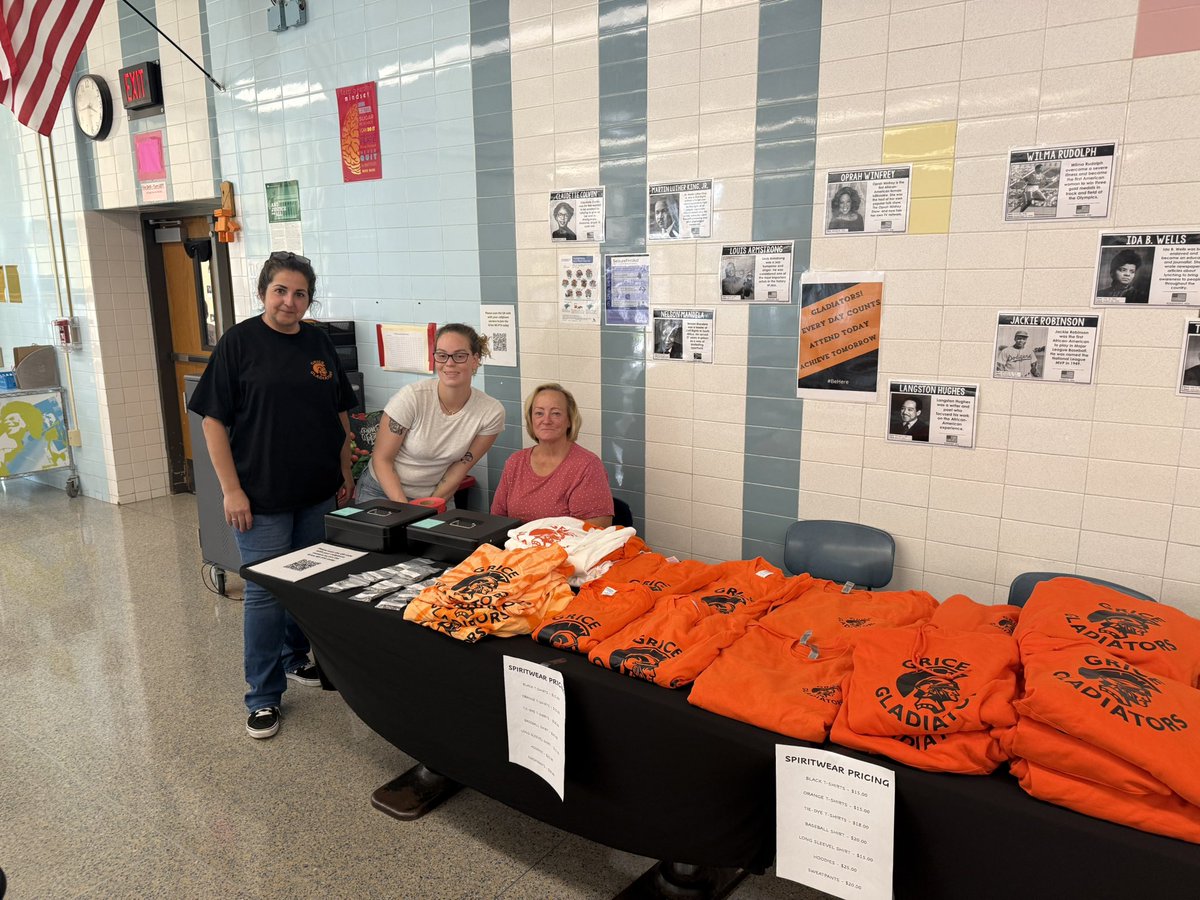 🎉 Huge thanks to everyone who came out to our Back-to-School Sneak Peek!
Students explored the building, got hands-on with PowerSchool, grabbed some tasty bites, and enjoyed fresh lemonade at the Happy Smiles table 🍋😄 (plus a few fun giveaways!). <a href="/WeAreHTSD/">WeAreHTSD</a>
