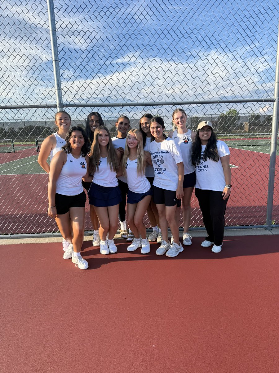 GirlsNnhs's tweet photo. Clean 7-0 sweep in DVC opening tennis match over Dekalb. Huskies improve to 5-1 on the season and 1-0 in DVC play. Huskies travel to Glenbard West tomorrow night. Let’s Go!! 🧡🎾💙🎾 https://t.co/JVINK5hdtn