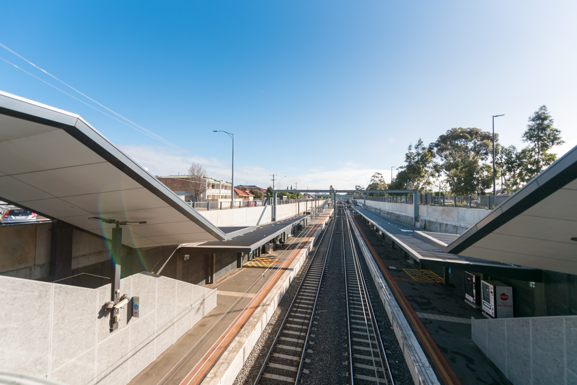 👋 It's been Furlong time coming!

🥳 We removed the level crossing at Furlong Road, St Albans in 2016.

🚴‍♂️ The level crossing was removed at the same time as Furlong Road, and we built new stations at Ginifer and St Albans.

➡️ Learn more: bit.ly/3HmvTRY

#LXLookback