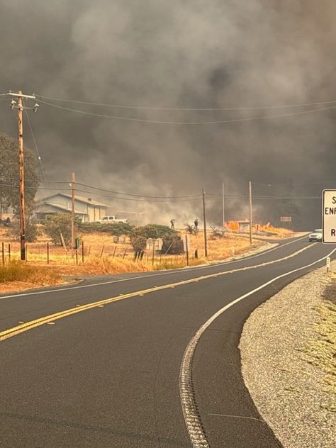 BREAKING: Several structures affected due to 6-5 Fire in Chinese Camp, California. - Faytuks Network

Photo: Leann Eagle