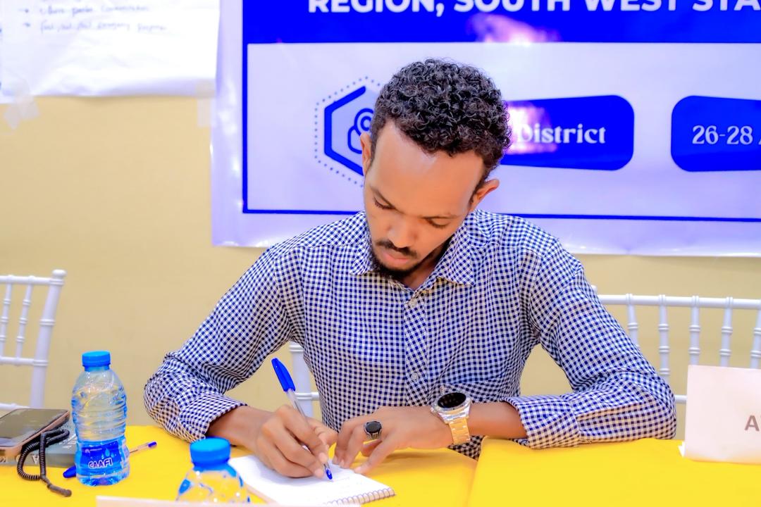 Sasdosom's tweet image. “This workshop equipped us to better advocate for human rights,” said Sahal Kassim Awow, GOCDO.

3-day training by #SASDOSOM in partnership with #UNTIMS strengthened CSOs &amp;amp; CBOs monitor, document, report and advocate human right violations in Lower Shabelle.

#HumanRights