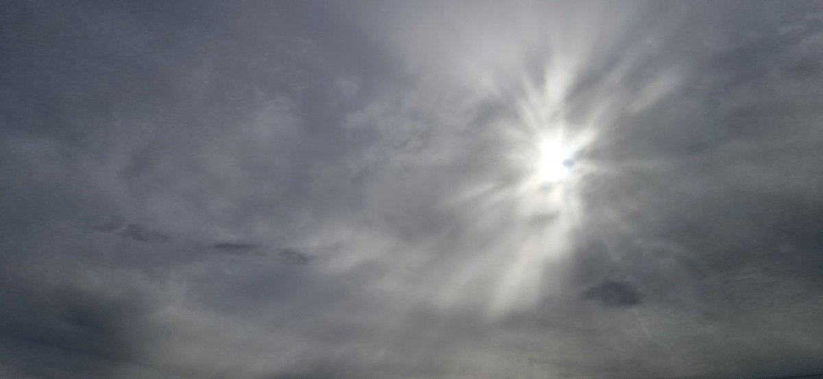 Taken north of Mountmellick this evening around 5pm - a very moisture laden sky, though dry at ground level. The sun rays were amazing!