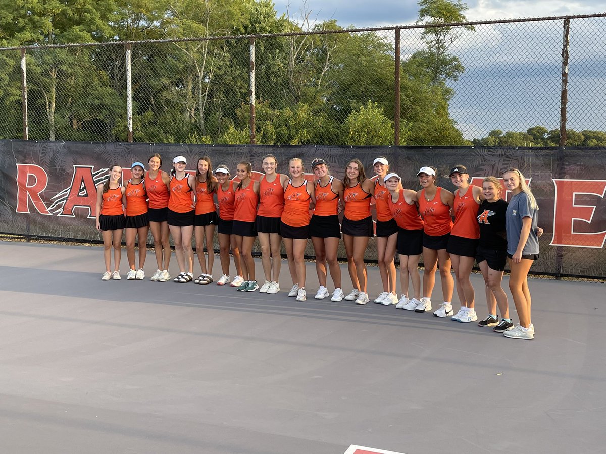 THRILLED to celebrate these OUTSTANDING Seniors!! #AHSisFAMILY <a href="/AHSRaptorsAD/">AHS Athletics</a>