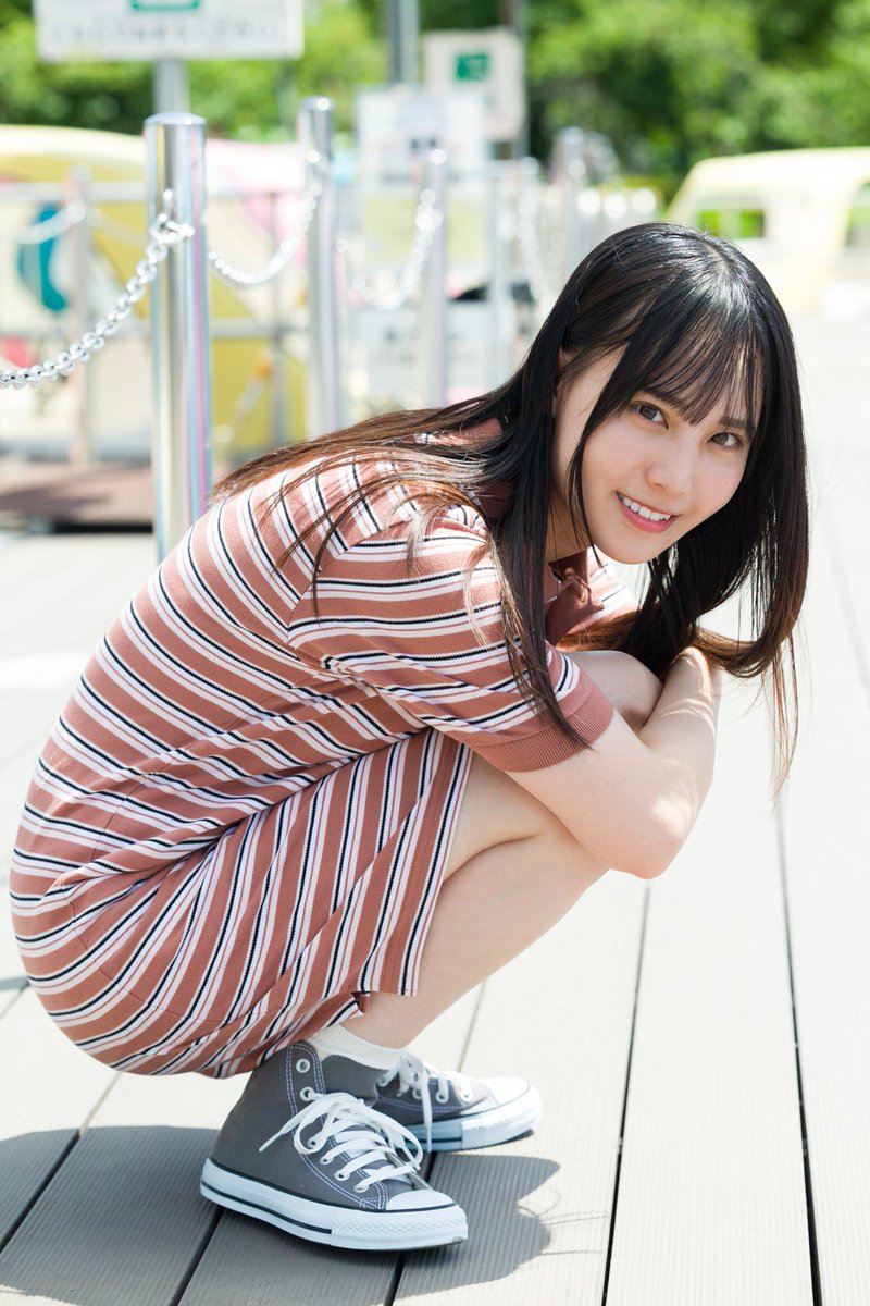 日向坂46 5期生・松尾桜 「週刊少年サンデー」初登場で表紙📚️ 水族館