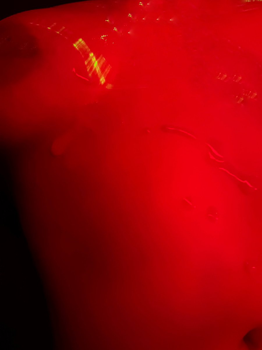 La queríamos pasar rico en cabinas <a href="/DarkroomCentro/">DarkRoom</a> y hasta invitamos a un single. 🙈🎁

#swinger
#HotWife
#Parejajoven