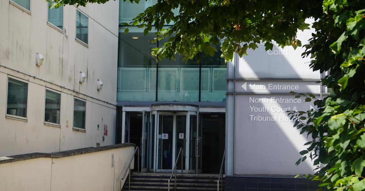 Woman caught driving at 57mph on motorway fined
🔗 dailyecho.co.uk/news/25428744.…
 
#Fareham #M27 #Southampton #truckingNews