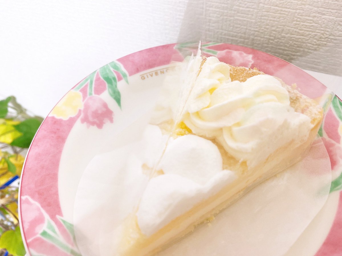 💛今朝の甘活💛

株式会社イーストナインさん🍀爽やかレアチーズタルト(∩´∀｀∩)🧀✨
なめらかなレアチーズに🎶
ミルク感たっぷりの甘い生クリーム💓
口当たりが軽いから何個でも食べれそうだお(ﾉ∀｀*)🌼
これ食べて今日も1日がむばる🌷
みんなも、お仕事・家事・お勉強頑張ってにゃ🌸( ´θ｀)