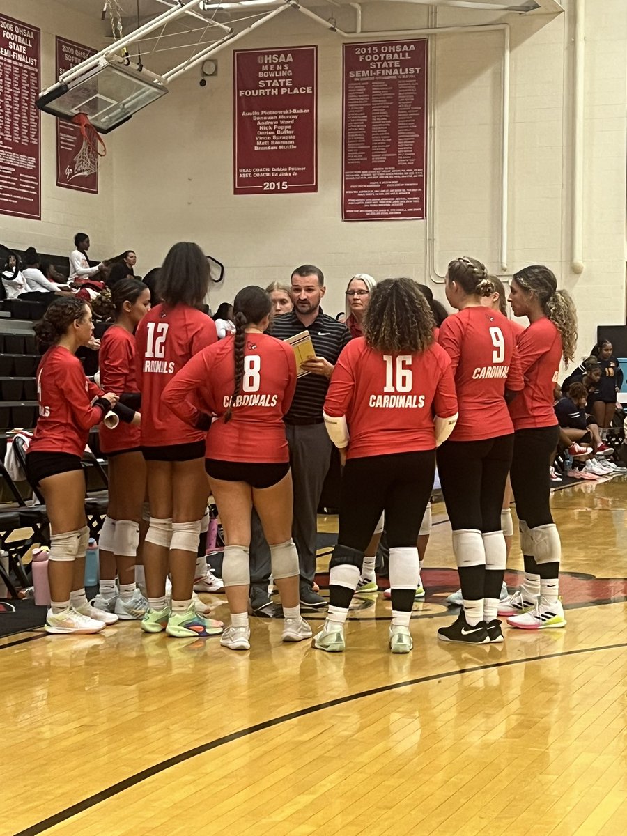 CHSAssistantAD's tweet image. 🧹PROGRAM SWEEP!🧹

Varsity takes down Purcell Marian in three, 25-12, 25-12, 25-10. 

Next up, the Cards host Mason at home this Thursday. #WeAreColerain