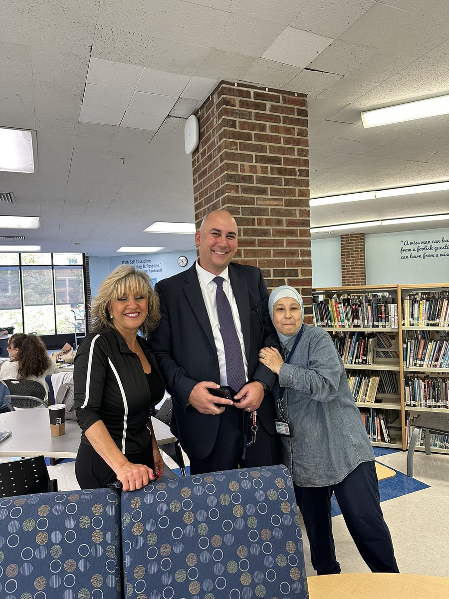 PrincipalNaber1's tweet image. A great first day with faculty &amp;amp; staff at RHS! #RHSECS #alwaysmovingforward #welcomeback @yonkerspublicschools  @AnibalSolerJr @RcollinsJudon