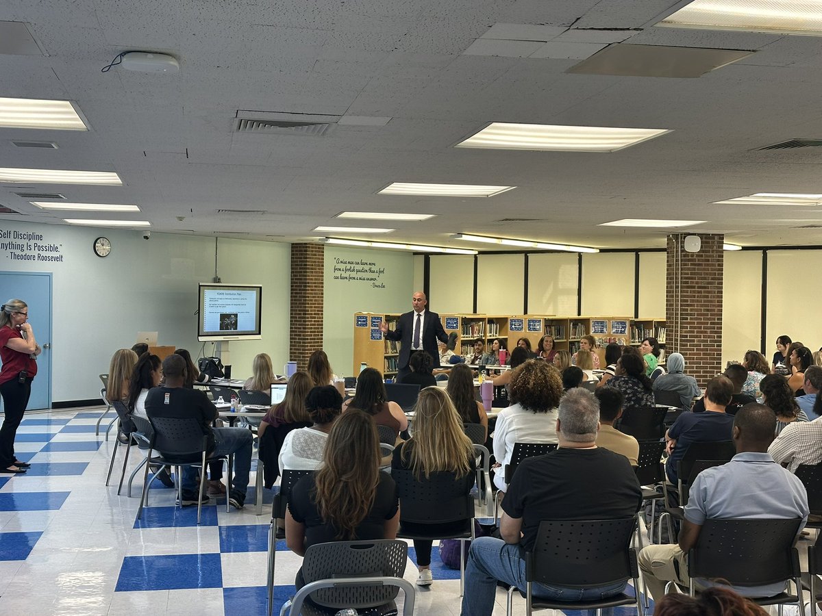 PrincipalNaber1's tweet image. A great first day with faculty &amp;amp; staff at RHS! #RHSECS #alwaysmovingforward #welcomeback @yonkerspublicschools  @AnibalSolerJr @RcollinsJudon