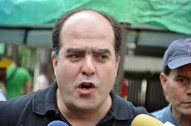 RAMOSJazzside's tweet photo. Por ningún motivo este tipo tiene que estar en el equipo de María Corina para la transición. No sé lo permitan https://t.co/WT4hTy7Tal