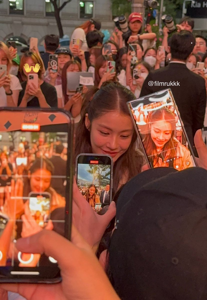 มอนิ่งนะคะทุกๆคนนนน หลานคนไหนตื่นแร้วบ้างจ้ะ มาเมนชั้นบอกกันหน่อยเร้วๆๆๆ

NAMTAN MCM HAUS
#MCMinSeoulxNamtan 
#Namtantipnaree