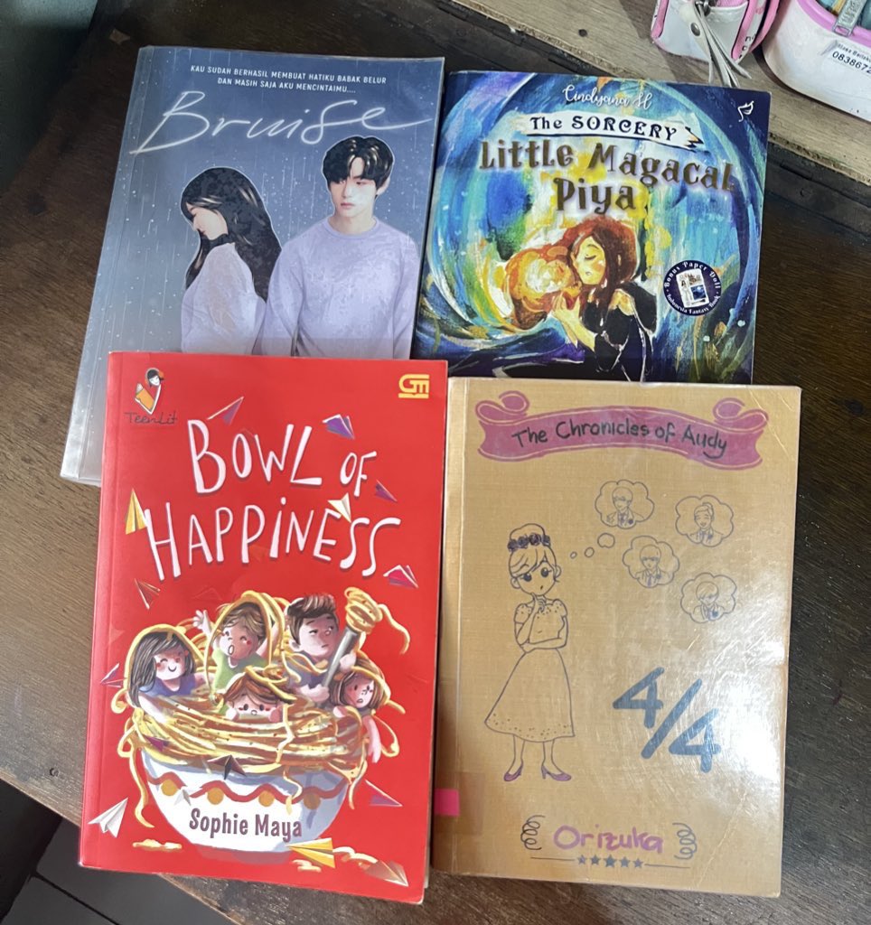 gingerrabel's tweet image. #wts / #wtb novel preloved 

- bowl of happiness
- bruise
- the chronicles of audy 
- ⁠little magical piya

good condi no minus. isi lengkap. tanpa coretan. sudah packing. take all 110k. masih bisa nego. cek condi DM.