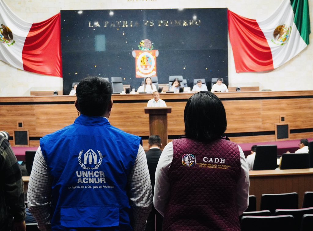Felicitamos al Estado de Oaxaca por hacer historia con la aprobación de la “Ley para prevenir, atender y reparar el desplazamiento forzado interno en el estado”, la cual fue construida para incluir las propuestas de los Pueblos y Comunidades Indígenas y Afromexicanas.