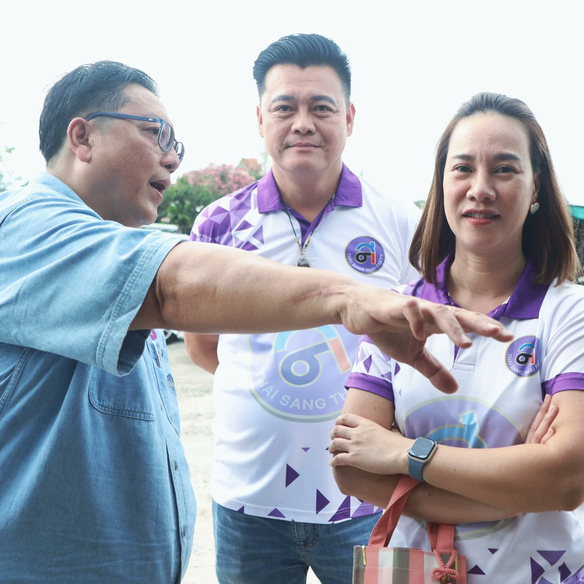 นายธวัชชวิน โกพัฒน์ตา กรรมการบริหารพรรค "ไทยสร้างไทย" ลุยประจวบฯ พร้อมทีมงานพรรคจัดกิจกรรมตรวจสายตา ให้คำปรึกษาด้านสุขภาพ พร้อมเปิดรับฟังเสียงประชาชน ประกาศจุดยืนการเมืองสุจริต
.
เมื่อวันที่ 30–31 สิงหาคม 2568 ที่ผ่านมา