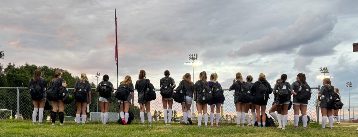 BGGIRLSSOCCER's tweet photo. Bowling Green over Henderson County tonight.
JV also picked up the win. https://t.co/HXkEKOX32r