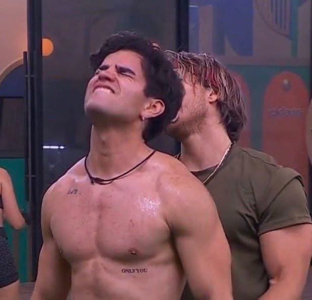 -Dijiste que no me iba a doler
-¿La saco?
-Nunca dije eso #LaCasaDeLosFamososMéxico #LaCasaDeLosFamososMx3 #LCDFMX3