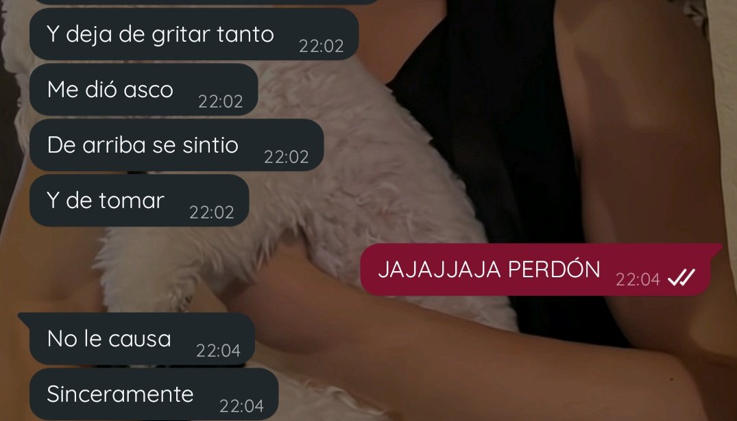 pensé q mi mamá se había dormido y resulta q no y me escucho cogiendo a los gritos 👍🏻👍🏻