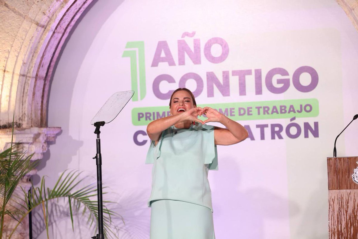 Felicito a <a href="/CeciliaPatronL/">Cecilia Patrón Laviada</a> por la presentación de su primer informe de gobierno. Que los logros alcanzados sean el inicio de muchos más en beneficio de Mérida y de todas las familias que la conforman. 👏