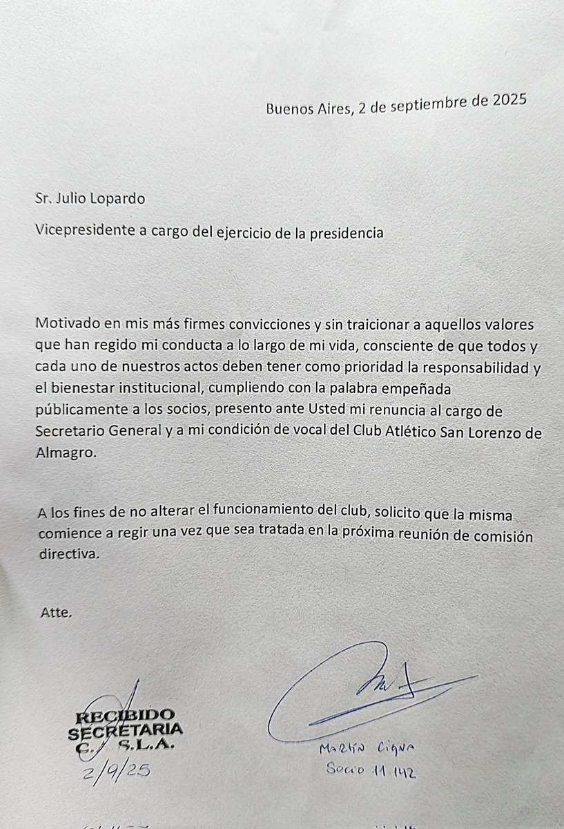 A los socios e hinchas,

Les comunico que he presentado mi renuncia como Secretario General y vocal de Comisión Directiva de San Lorenzo.

Lo hago con la frustración de que no hayamos podido cambiar el rumbo, pero con la conciencia tranquila de no convalidar semejante retroceso.