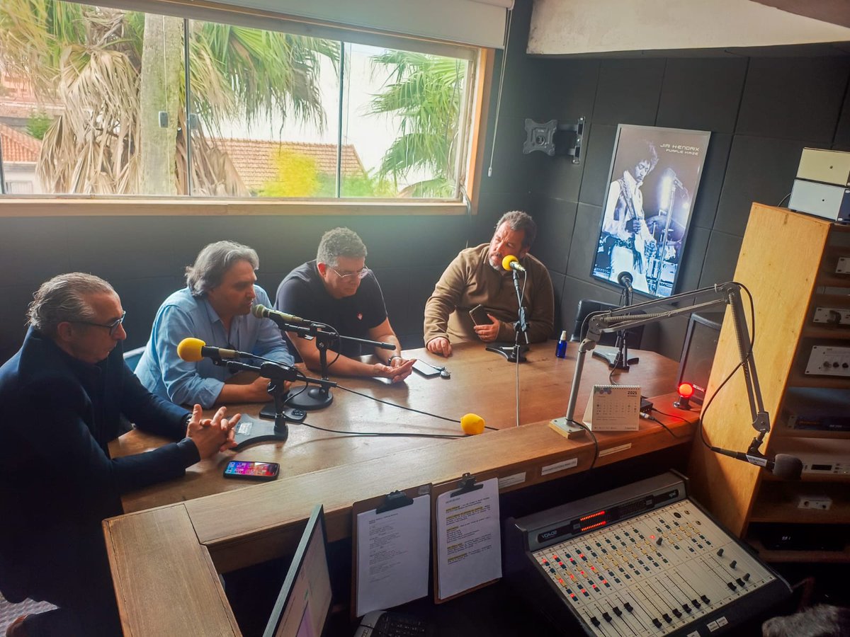 📻 Nesta terça (02), os presidentes do Guarany — Cléo Coelho, Jorge Kaé e Tato Moreira — participaram do programa Redação Pop Rock. Falaram sobre elenco 2026, novo fornecedor, infraestrutura e as lições das competições nacionais. ⚪🔴 #Guarany