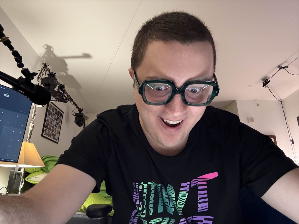 Going live for a mucho short stream at 10PM ET (a little over an hour) to address rumors that I have bird. I don't have *a* bird, but I might have bird. What does that mean, you ask? See you at ten!