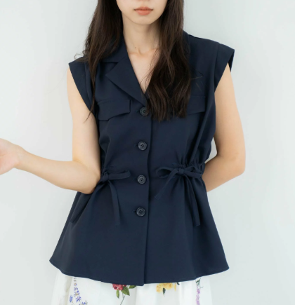Fashion__List__'s tweet photo. /
📺ラヴィット!
2025/9/3
田村真子アナ着用衣装
\
ウエストギャザーとリボンをプラスした
トレンドのジレブラウス
詳細▶https://t.co/RHtnwYVeSU
#田村真子
#ラヴィット #TBS
#Noela #ノエラ https://t.co/QnOhwW0Qg2