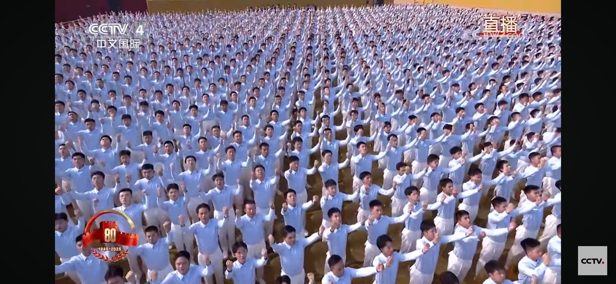 dylanlee_la's tweet photo. 中共称“9·3阅兵”是为纪念抗战胜利，实则通过“传承血脉”“缅怀功勋”“重温历史”��造盛世幻象，掩盖真实历史。真正浴血奋战的是国民党军队，却被遮蔽在“红色记忆”里。如今经济下行、百姓困苦，习近平团队却挥霍巨额纳税人的钱自办堂会，而抗战胜利与其中共并无真正关系。#抗战真相 #拒绝篡改历史 https://t.co/Q4VJ5RrcUj