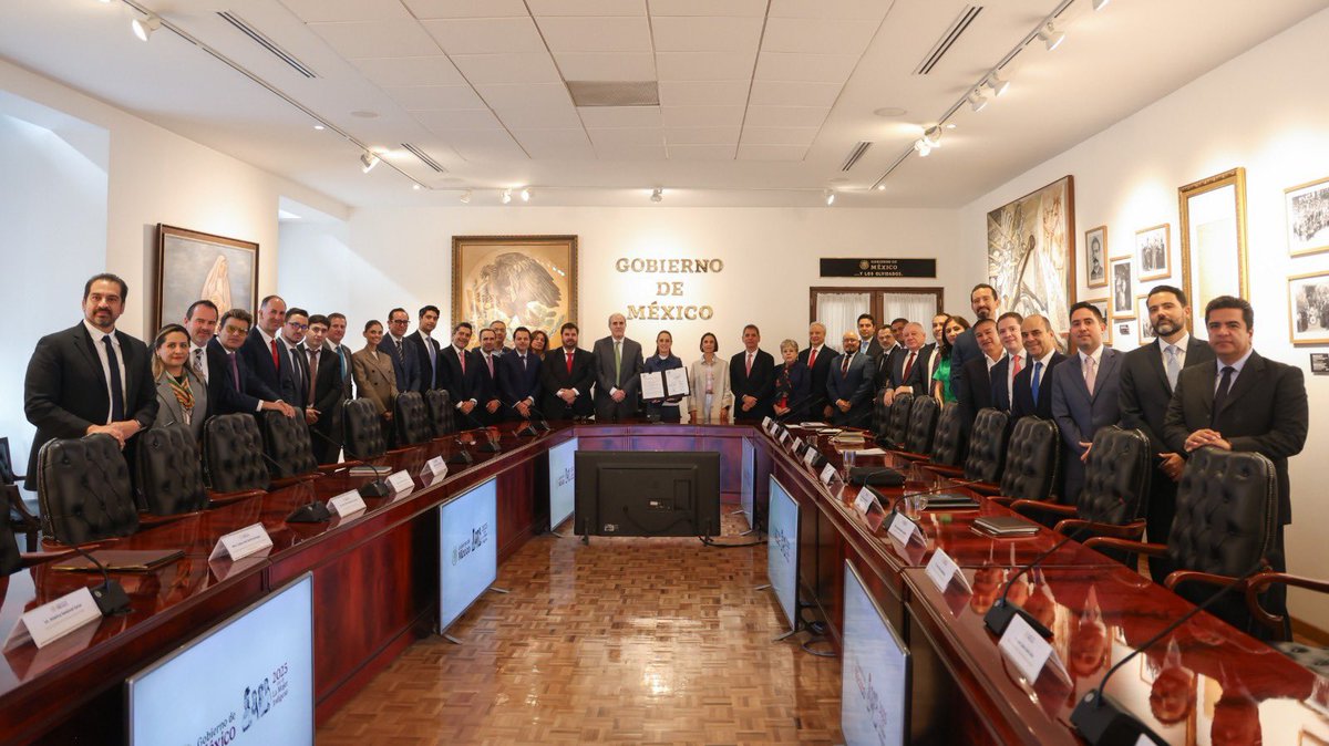 Jenaro Villamil (@jenarovillamil) on Twitter photo #ULTIMAHORA. Renueva la presidenta <a href="/Claudiashein/">Claudia Sheinbaum Pardo</a> el acuerdo voluntario con los empresarios gasolineros para mantener en un máximo de 24 pesos el litro de gasolina magna y evitar alzas en los precios del combustible que afecten a la canasta básica. #ULTIMAHORA. Renueva la presidenta <a href="/Claudiashein/">Claudia Sheinbaum Pardo</a> el acuerdo voluntario con los empresarios gasolineros para mantener en un máximo de 24 pesos el litro de gasolina magna y evitar alzas en los precios del combustible que afecten a la canasta básica.