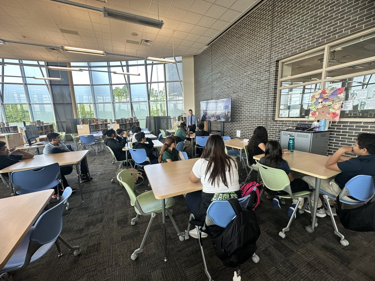 ms_wilken's tweet image. Last week at @netzeroJMS was amazing!! We got to be in one of my personal happy places with @netzerolibrary—and we composed our first ECR, from hook to global insight. 📝📚#excellenceinaction @IrvingISD