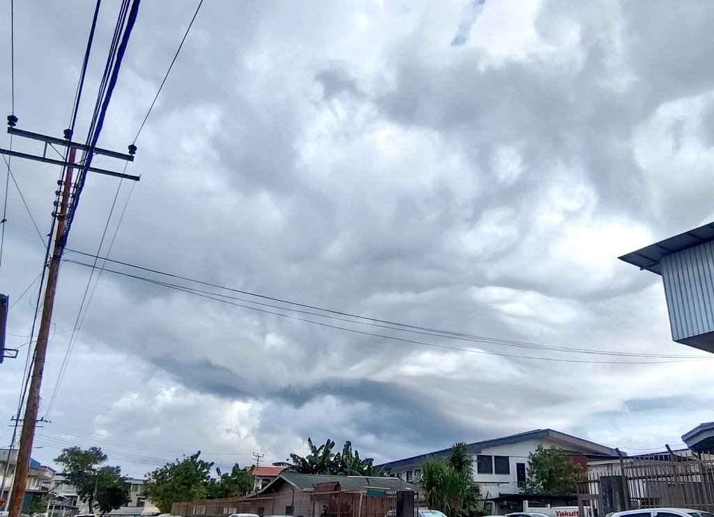 MiGyd_S's tweet photo. "It’s the kind of sky that whispers a warning — calm before the storm, when even the clouds seem to gather their strength." ⛈️ https://t.co/96TthNMDfK