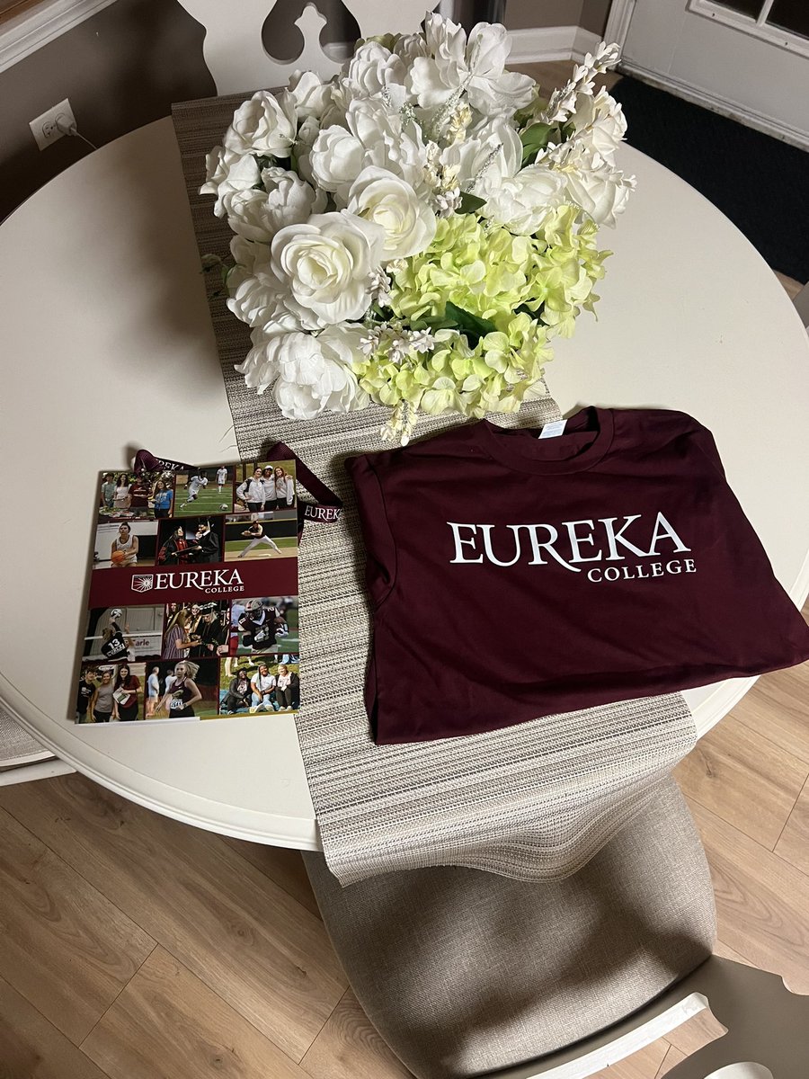 Thank you <a href="/ECRedDevilsBase/">Eureka College Baseball</a> for the visit today!! I’m proud to have my first collegiate baseball offer. <a href="/HDJBaseball/">Jacobs Baseball</a> <a href="/MarkSki20/">Mark Skonieczny</a> <a href="/SBARaiders/">SBA Raiders</a>