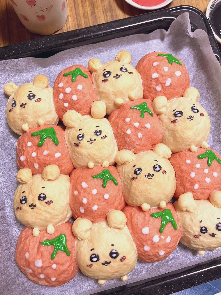 azalea88's tweet photo. ちいかわちぎりぱん
作ってみました🍓

 #ちいかわ #ちぎりぱん
#パン作り #いちごぱん https://t.co/B9QFdyjYxW