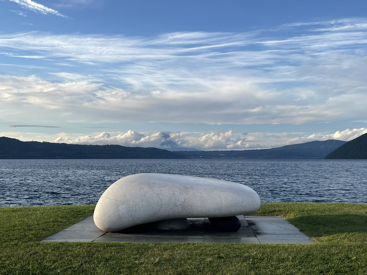 yukofelix's tweet photo. 今年の夏は、札幌、洞爺湖、美唄、旭川と安田侃の作品めぐりをしてきました。美唄は遠いと思っていたけど、思い切って行って良かった！ https://t.co/2J11Bn8jNH